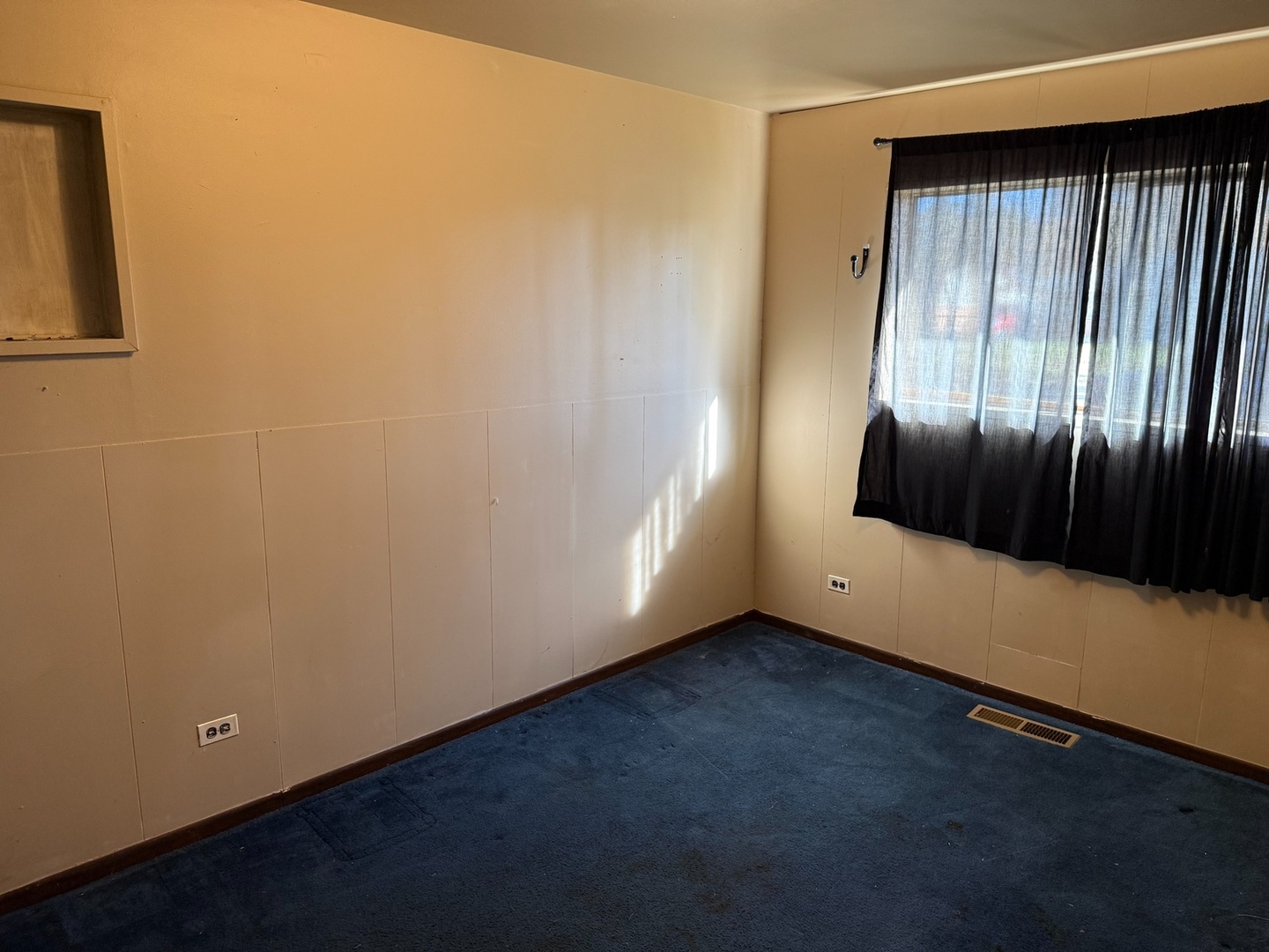 17226 Community Street Lansing, IL 60438 - Photo 9 of 25 a view of an empty room