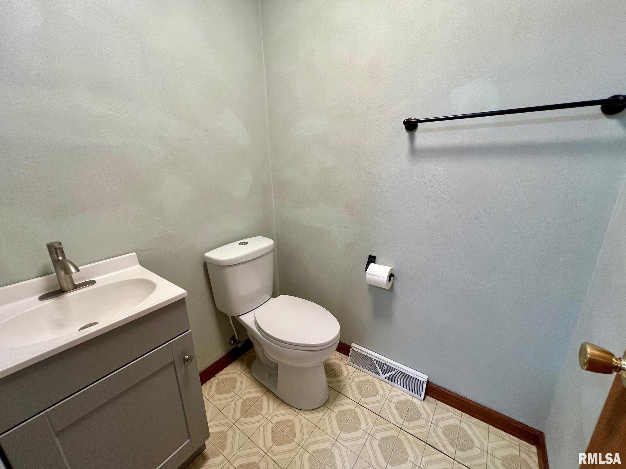 16494 Highway 29 Athens, IL 62613 - Photo 16 of 39 Gallery Image 16