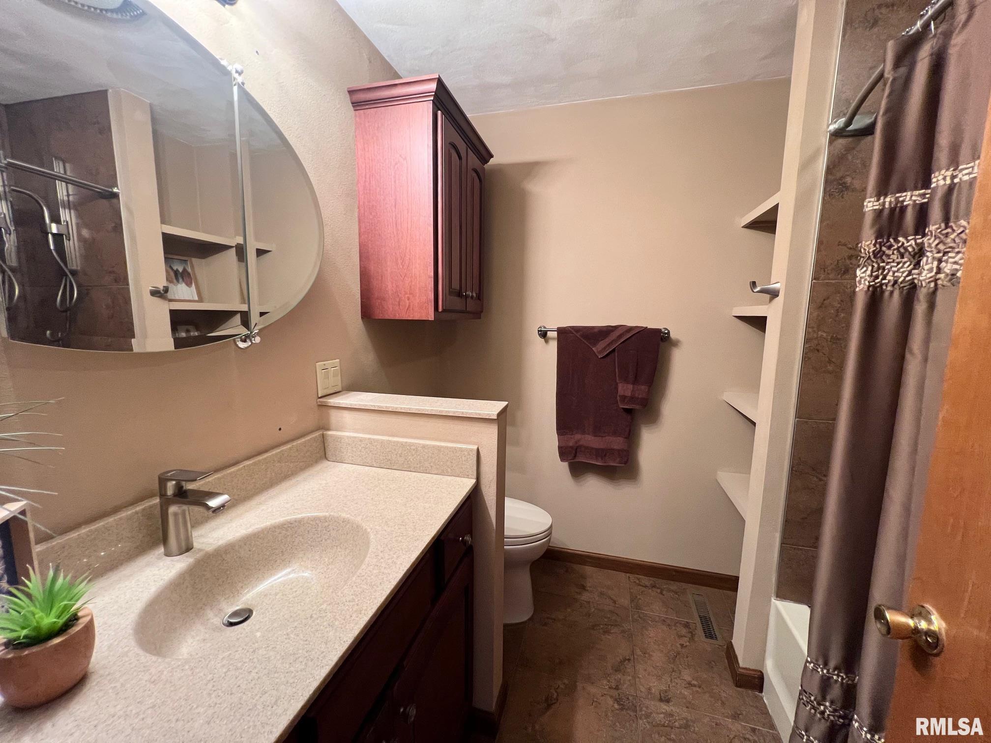 16494 Highway 29 Athens, IL 62613 - Photo 25 of 39 Gallery Image 25
