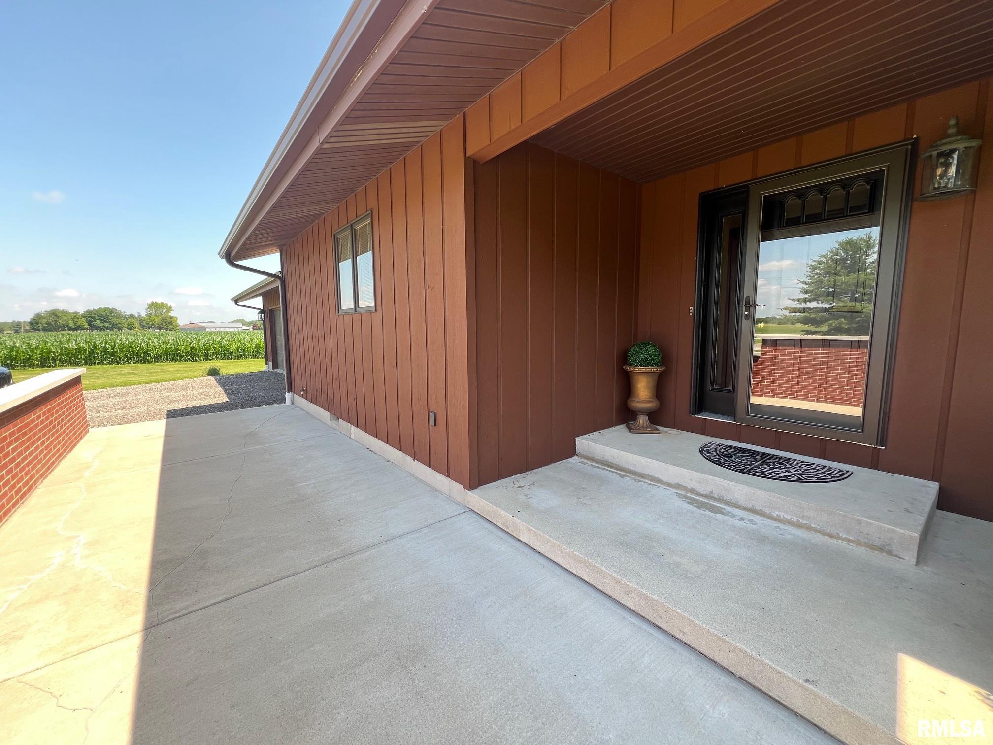 16494 Highway 29 Athens, IL 62613 - Photo 3 of 39 Gallery Image 3