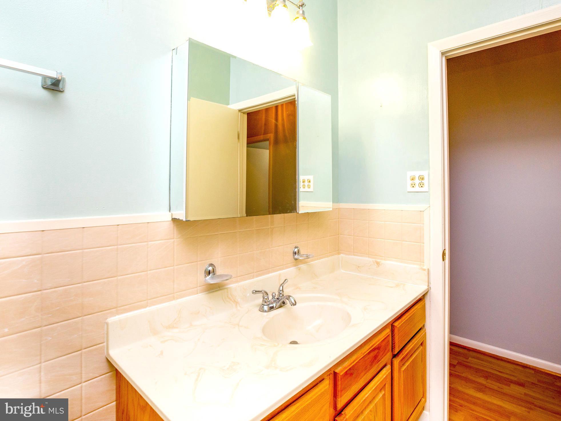 7312 Kathydale Road Pikesville, MD 21207 - Photo 11 of 30 Upper Bath