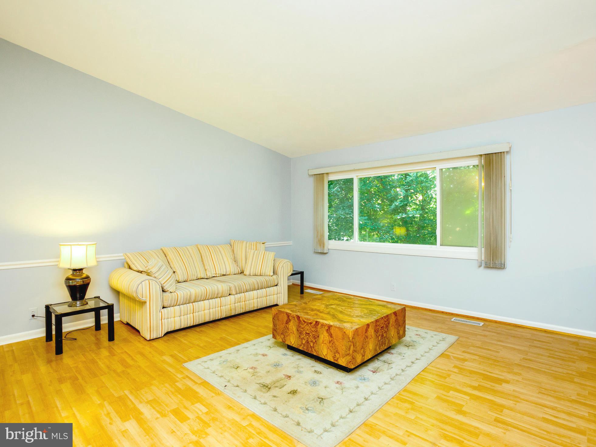 7312 Kathydale Road Pikesville, MD 21207 - Photo 4 of 30 Living Room
