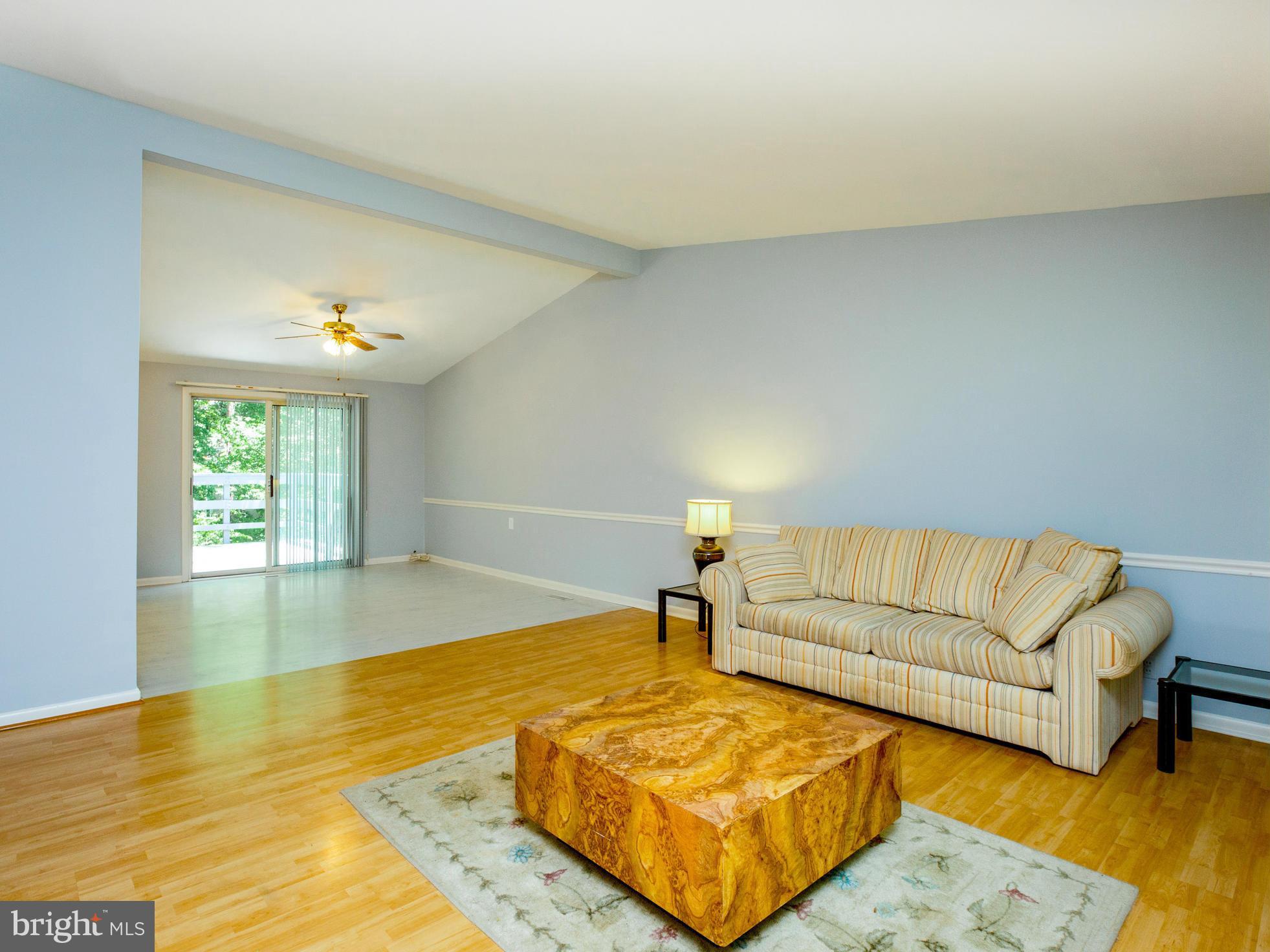 7312 Kathydale Road Pikesville, MD 21207 - Photo 5 of 30 Spacious living area