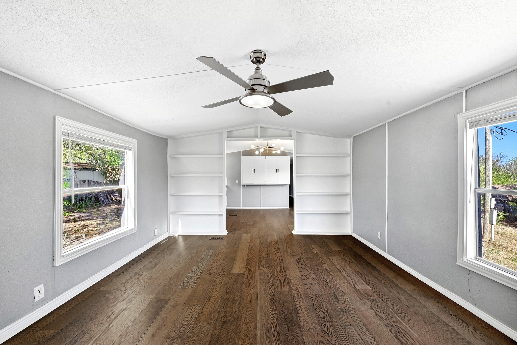 212 Greenfield Road Kyle, TX 78640 - Photo 3 of 25 Gallery Image 3