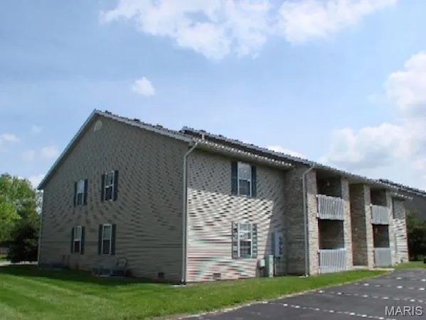 $750 | 129 Sugar Pine Lane, Unit 6, O'Fallon, IL 62269