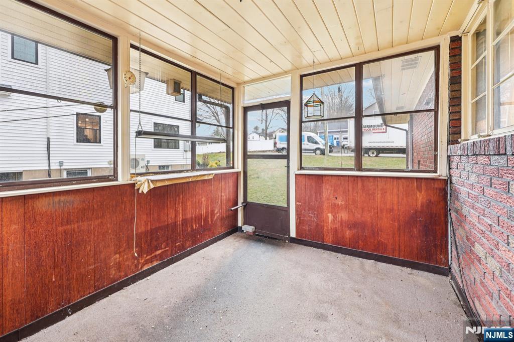 84 Squaw Brook Road North Haledon, NJ 07508 - Photo 17 of 23 hallway with large window