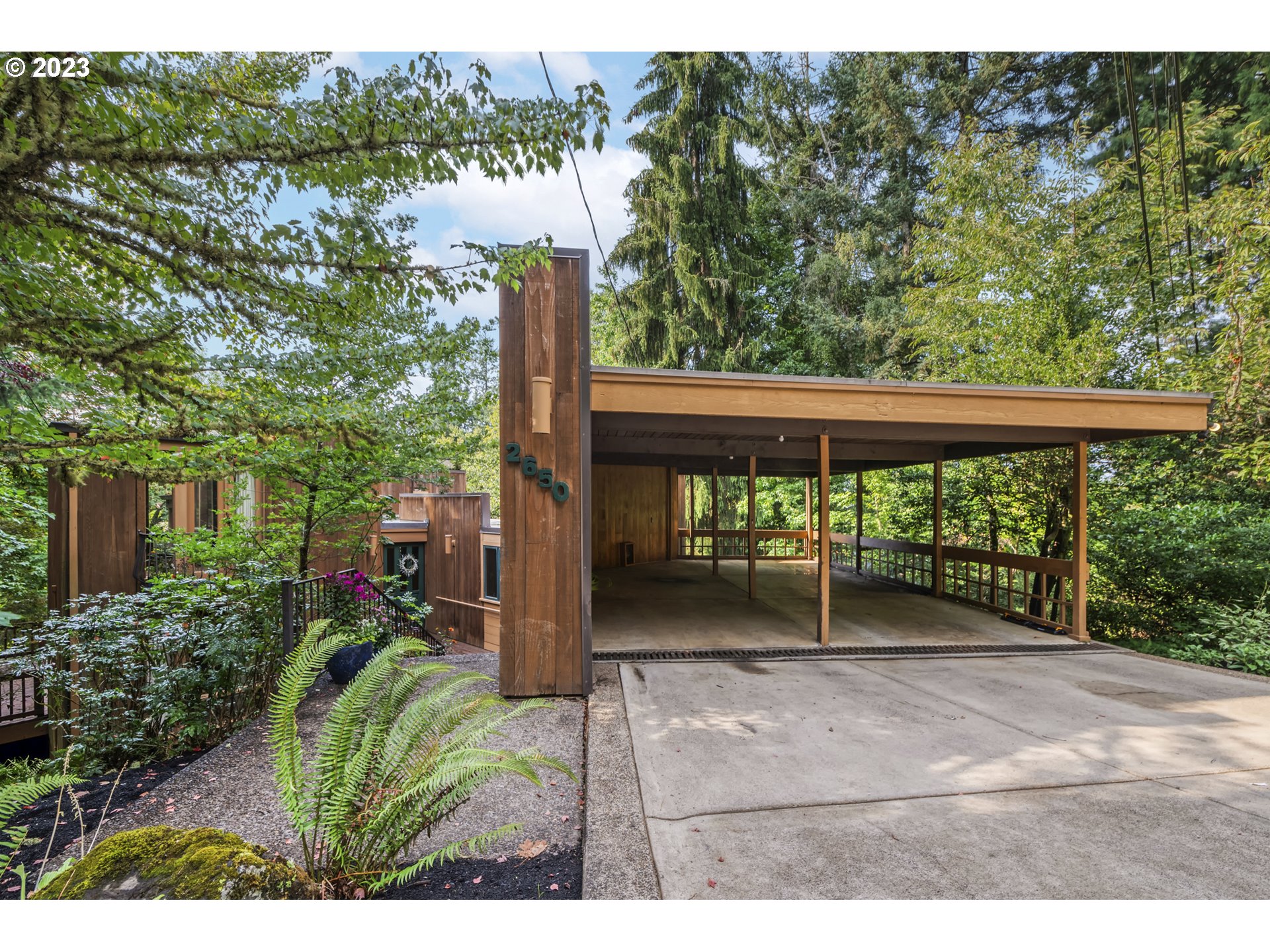 2650 Cresta De Ruta Street Eugene, OR 97403 - Photo 3 of 31 Gallery Image 3
