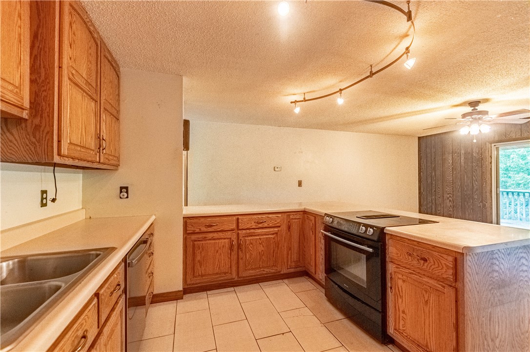 1956 Highlawn Road Decatur, IL 62521 - Photo 10 of 33