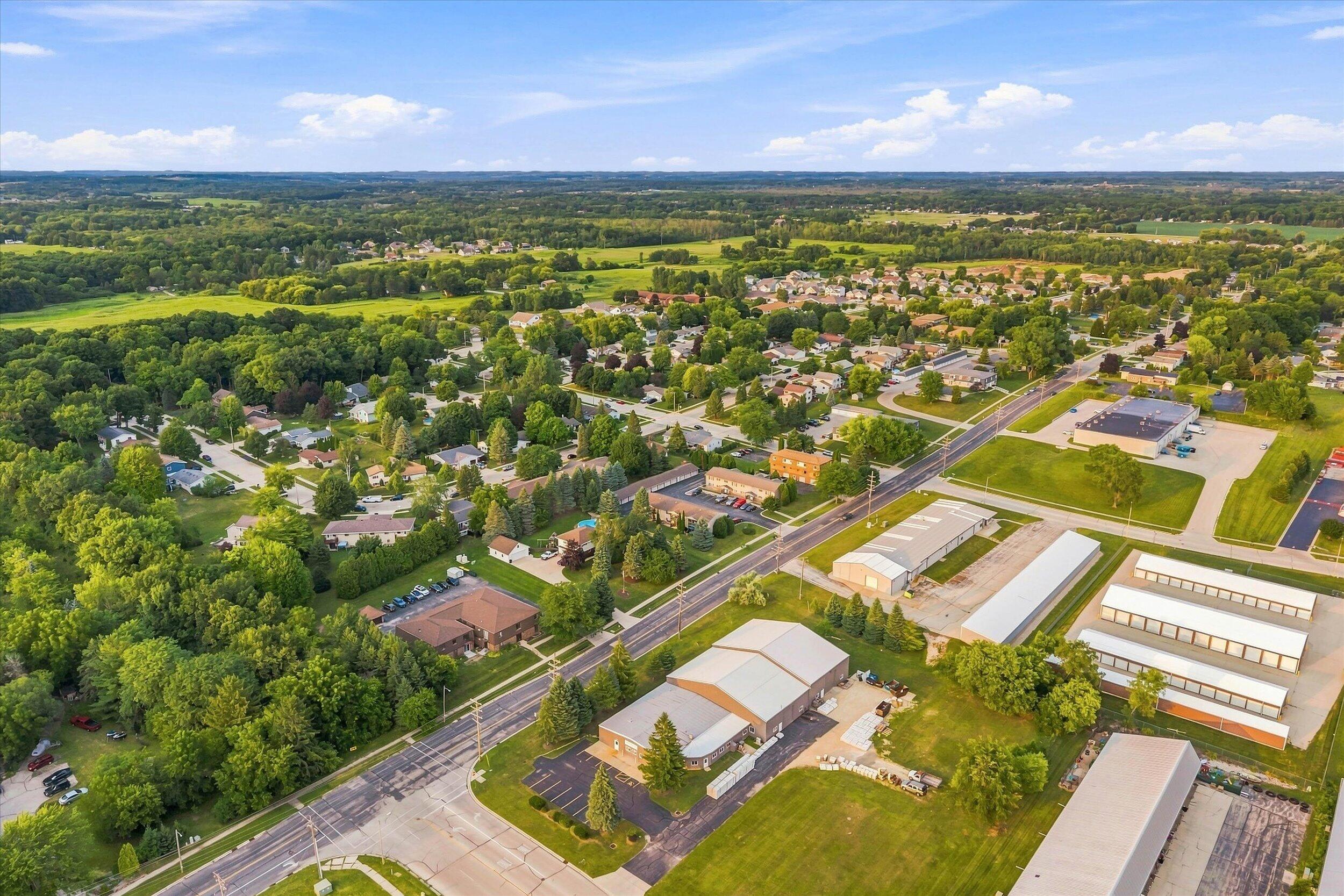 1406 Creek Road, Unit 7 West Bend, WI 53090 - Photo 23 of 25 30-Aerial