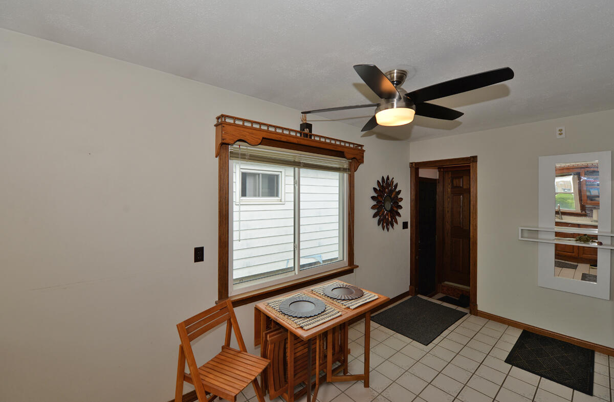4320 Byrd Avenue Racine, WI 53405 - Photo 9 of 26 108
