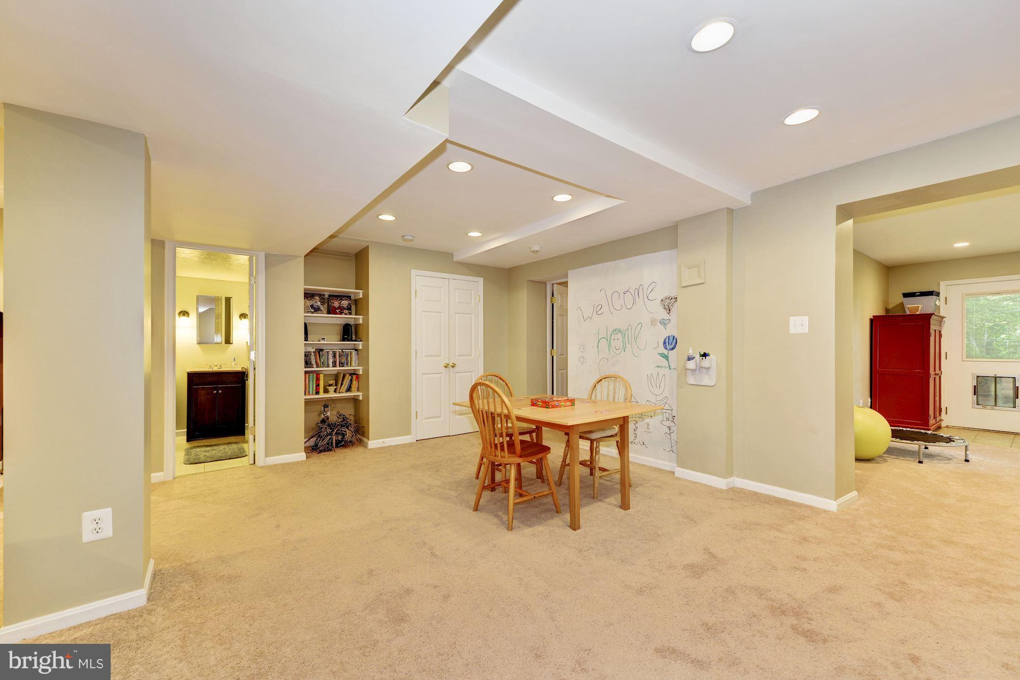 11603 Clipstone Lane Reston, VA 20191 - Photo 23 of 30 a view of a livingroom with furniture