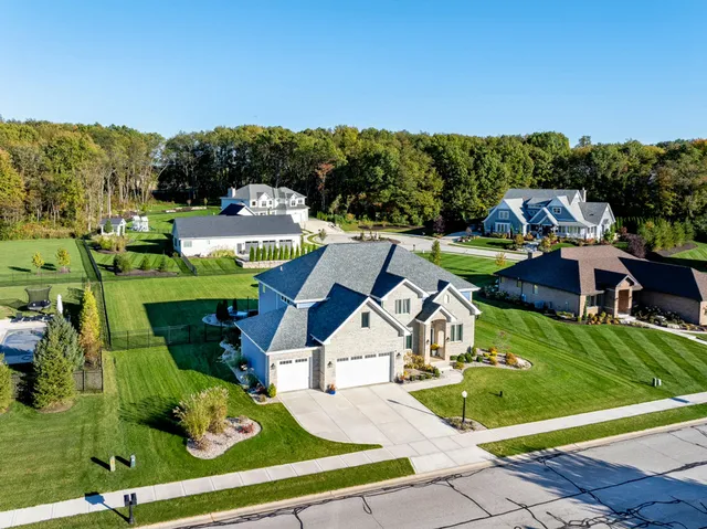$1,125,000 | 3804 Brigata Drive, Valparaiso, IN 46385