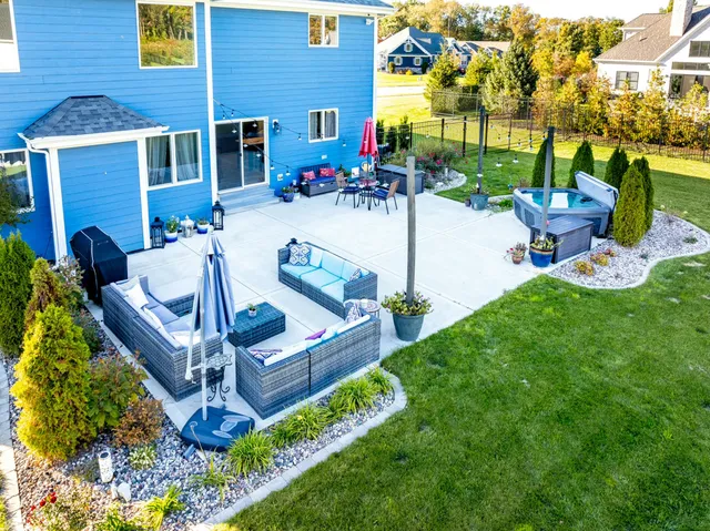 $1,125,000 | 3804 Brigata Drive, Valparaiso, IN 46385