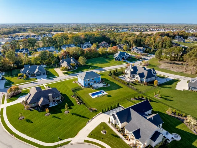 $1,125,000 | 3804 Brigata Drive, Valparaiso, IN 46385