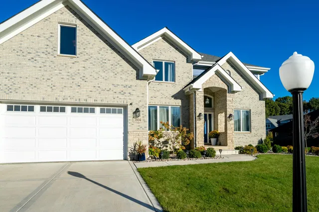 $1,125,000 | 3804 Brigata Drive, Valparaiso, IN 46385