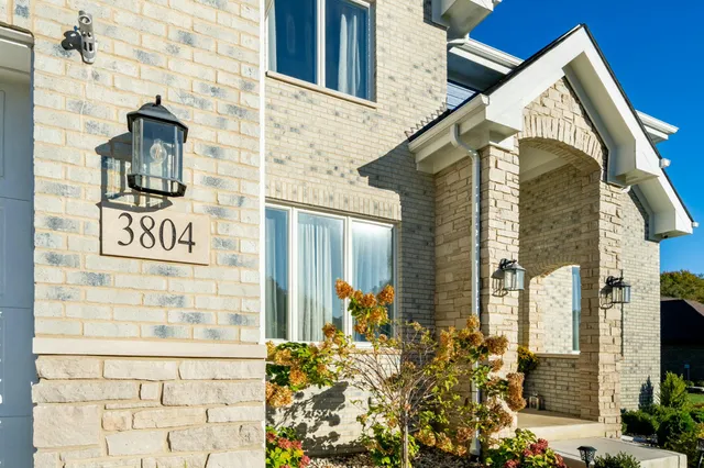 $1,125,000 | 3804 Brigata Drive, Valparaiso, IN 46385