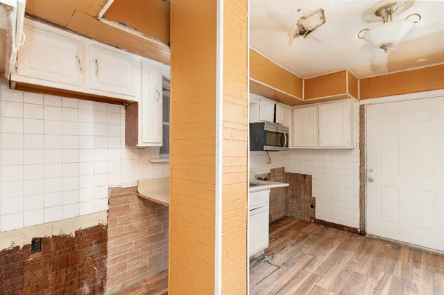 $449,000 | 5239 South Ingleside Avenue, Chicago, IL 60615