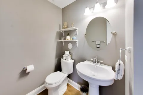 $489,000 | 2446 Lawson Boulevard, Gurnee, IL 60031