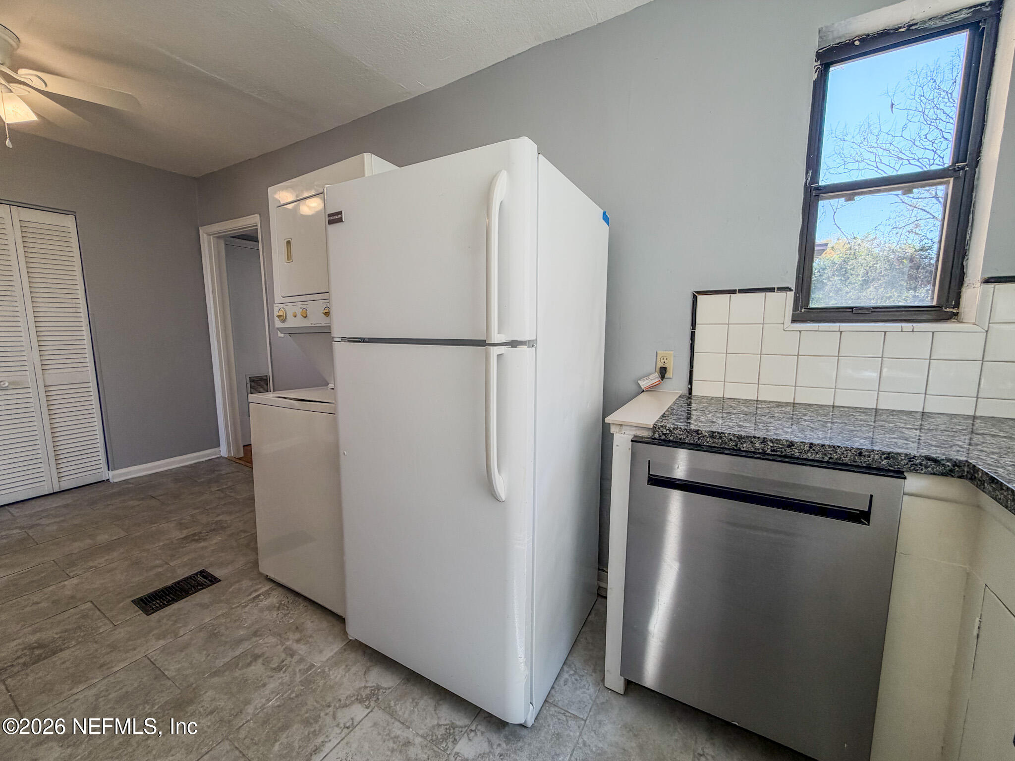 1733 River Road, Unit 2 Jacksonville, FL 32207 - Photo 5 of 16 IMG_7049