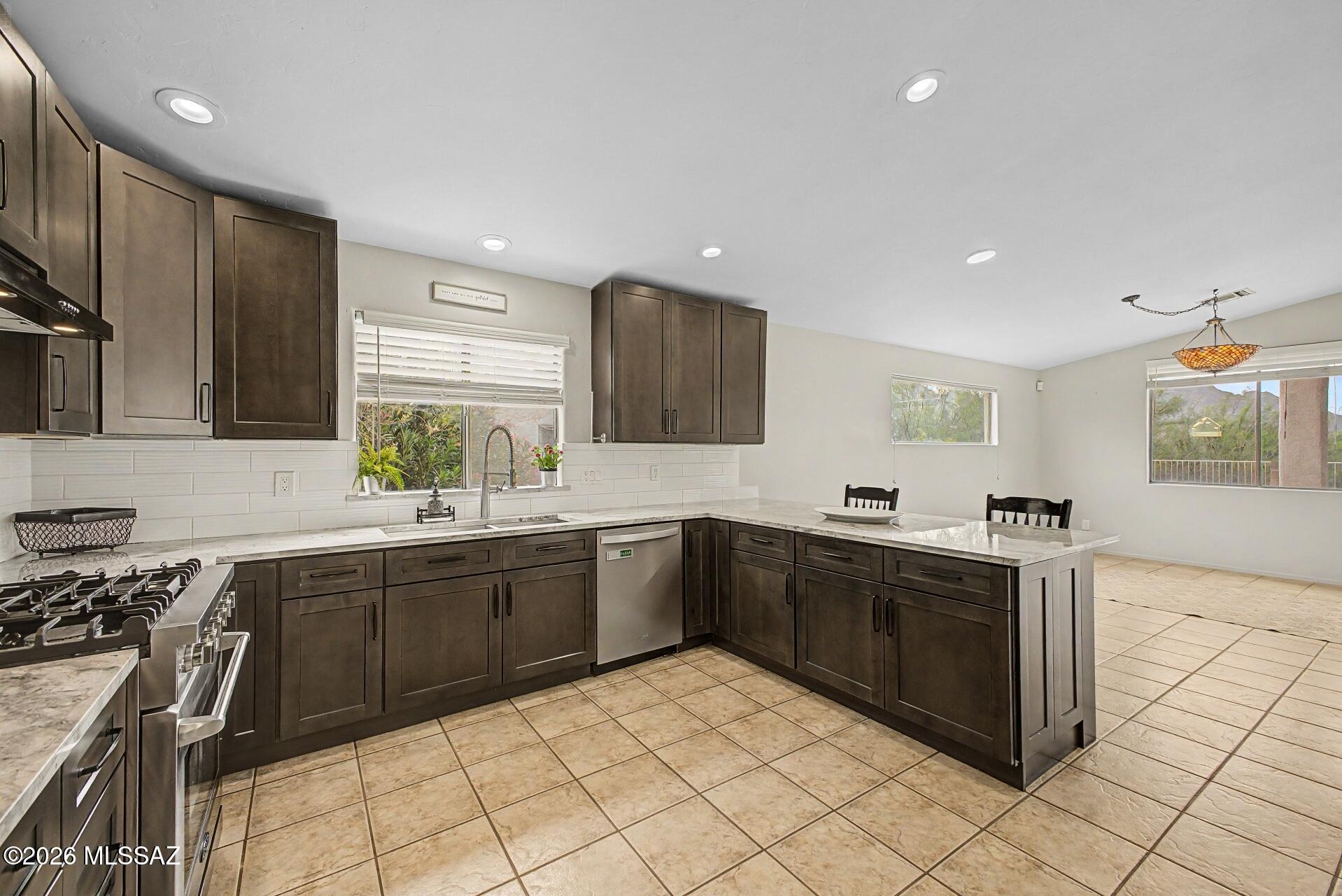 301 West Greys Road Tucson, AZ 85737 - Photo 10 of 34 Kitchen