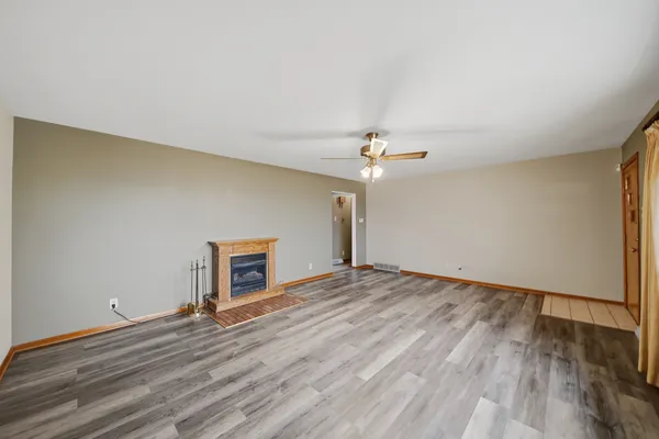 $279,900 | 34078-1800 County Road 1800 North, Arlington, IL 61312