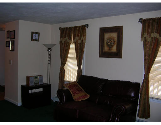 6 Apple Street Wareham, MA 02571 - Photo 8 of 8 Gallery Image 8