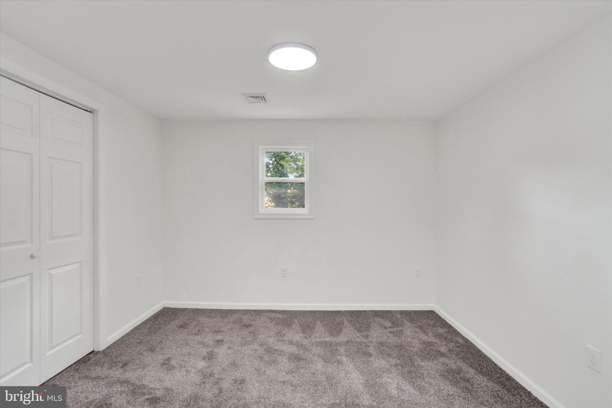 761 2nd Avenue Manchester, PA 17345 - Photo 12 of 29 an empty room with windows