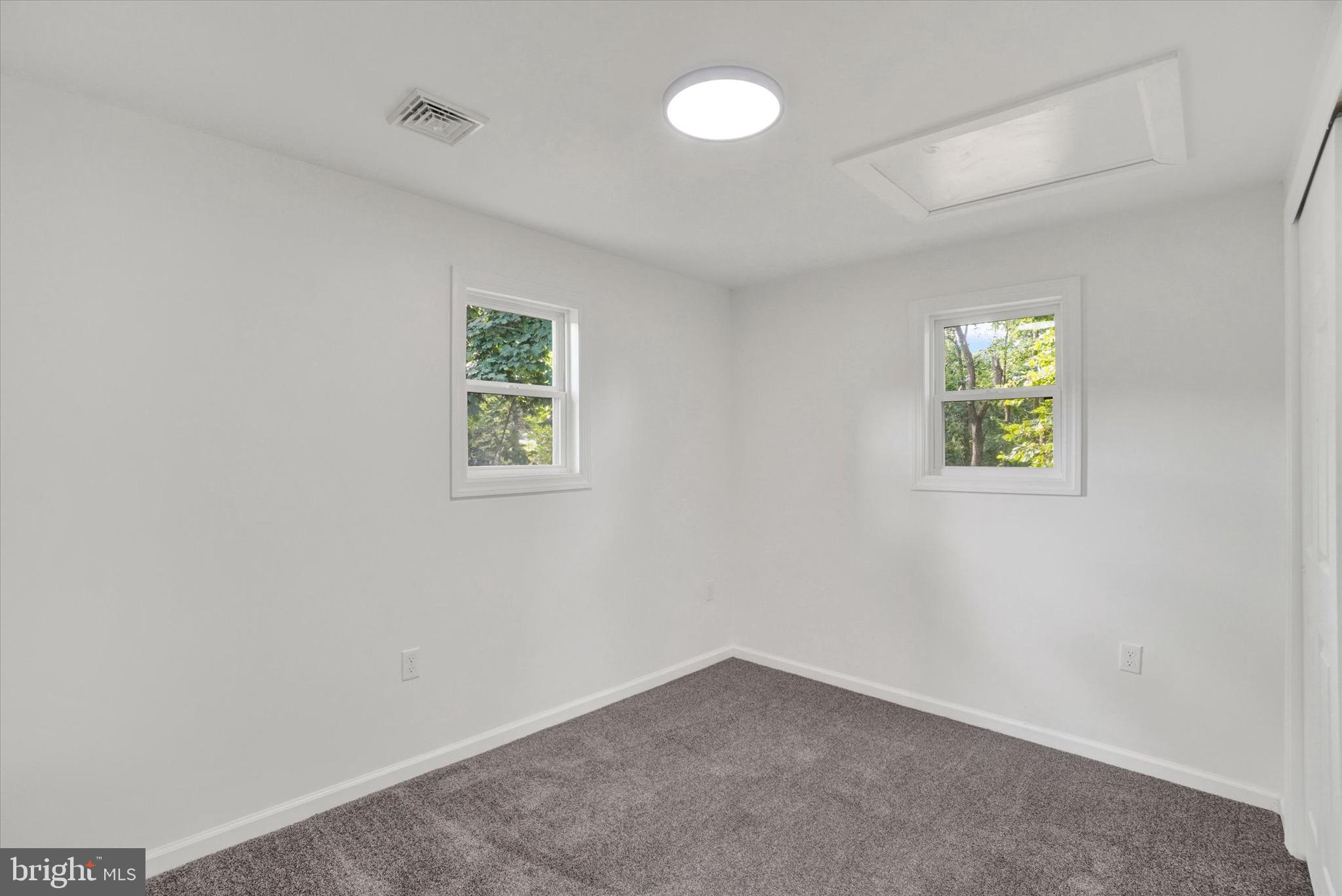 761 2nd Avenue Manchester, PA 17345 - Photo 14 of 29 an empty room with windows