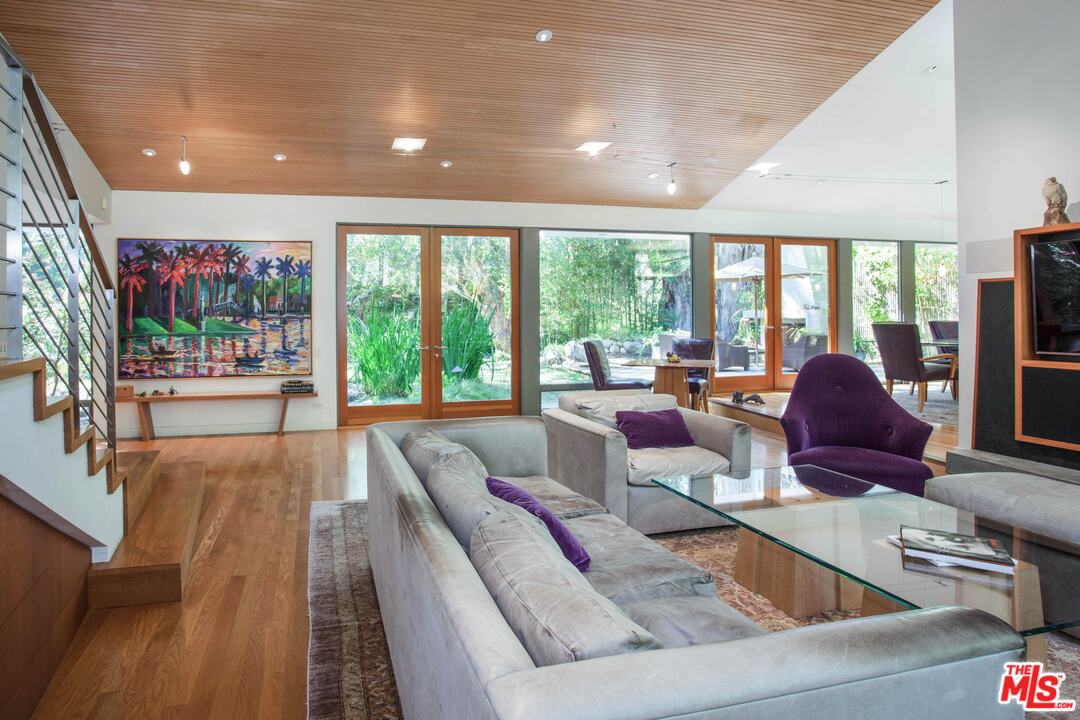 721 Latimer Road Santa Monica, CA 90402 - Photo 3 of 13