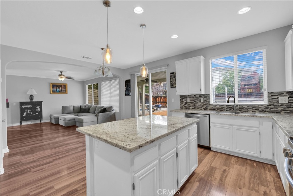 33310 Wallace Way Yucaipa, CA 92399 - Photo 7 of 34