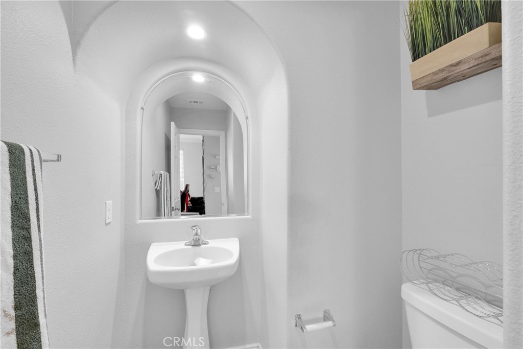 33310 Wallace Way Yucaipa, CA 92399 - Photo 10 of 34