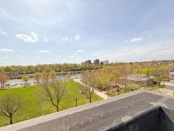 $349,900 | 141 South Grove Avenue, Elgin, IL 60120