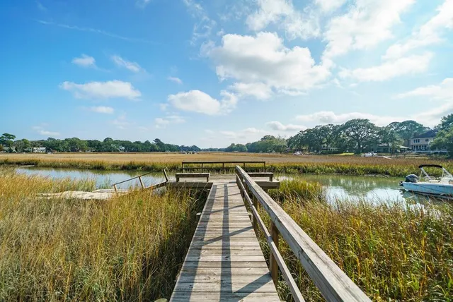 $980,000 | 147 Oyster Point Row, Charleston, SC 29412