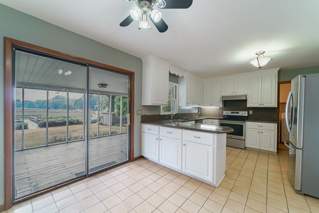 147 Oyster Point Row Charleston, SC 29412 - Photo 12 of 17 74 (12)