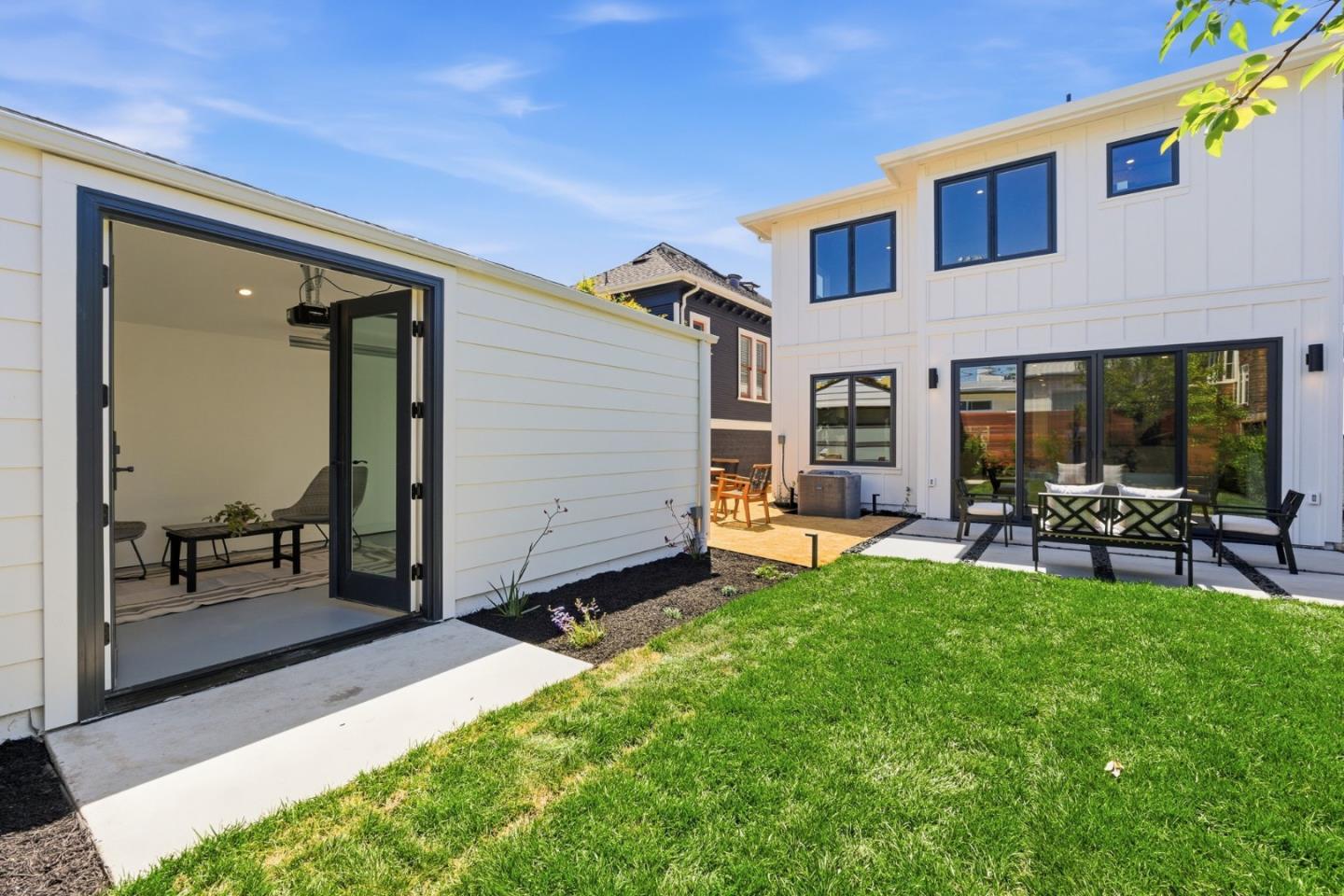 2753 Mathews Street Berkeley, CA 94702 - Photo 21 of 60