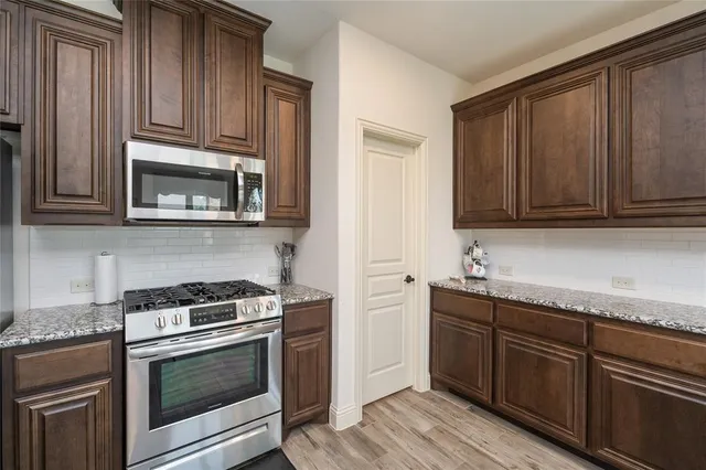 $3,500 | 205 Oakcrest Drive, Justin, TX 76247