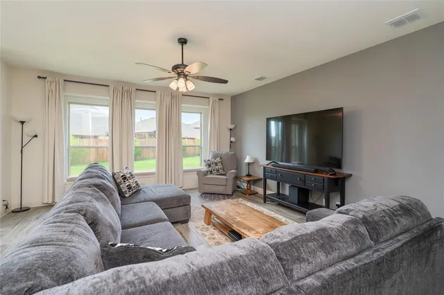 $3,500 | 205 Oakcrest Drive, Justin, TX 76247