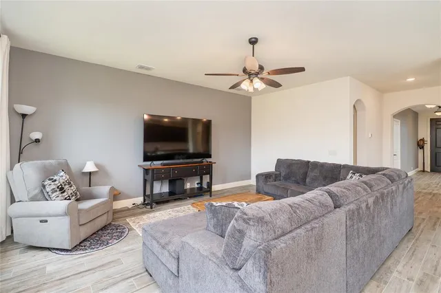 $3,500 | 205 Oakcrest Drive, Justin, TX 76247