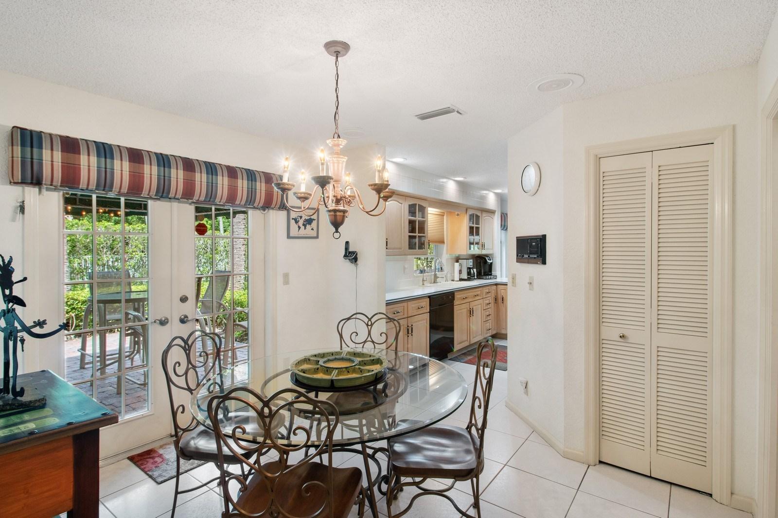 23102 L'Ermitage Circle Boca Raton, FL 33433 - Photo 11 of 34 BREAKFAST ROOM