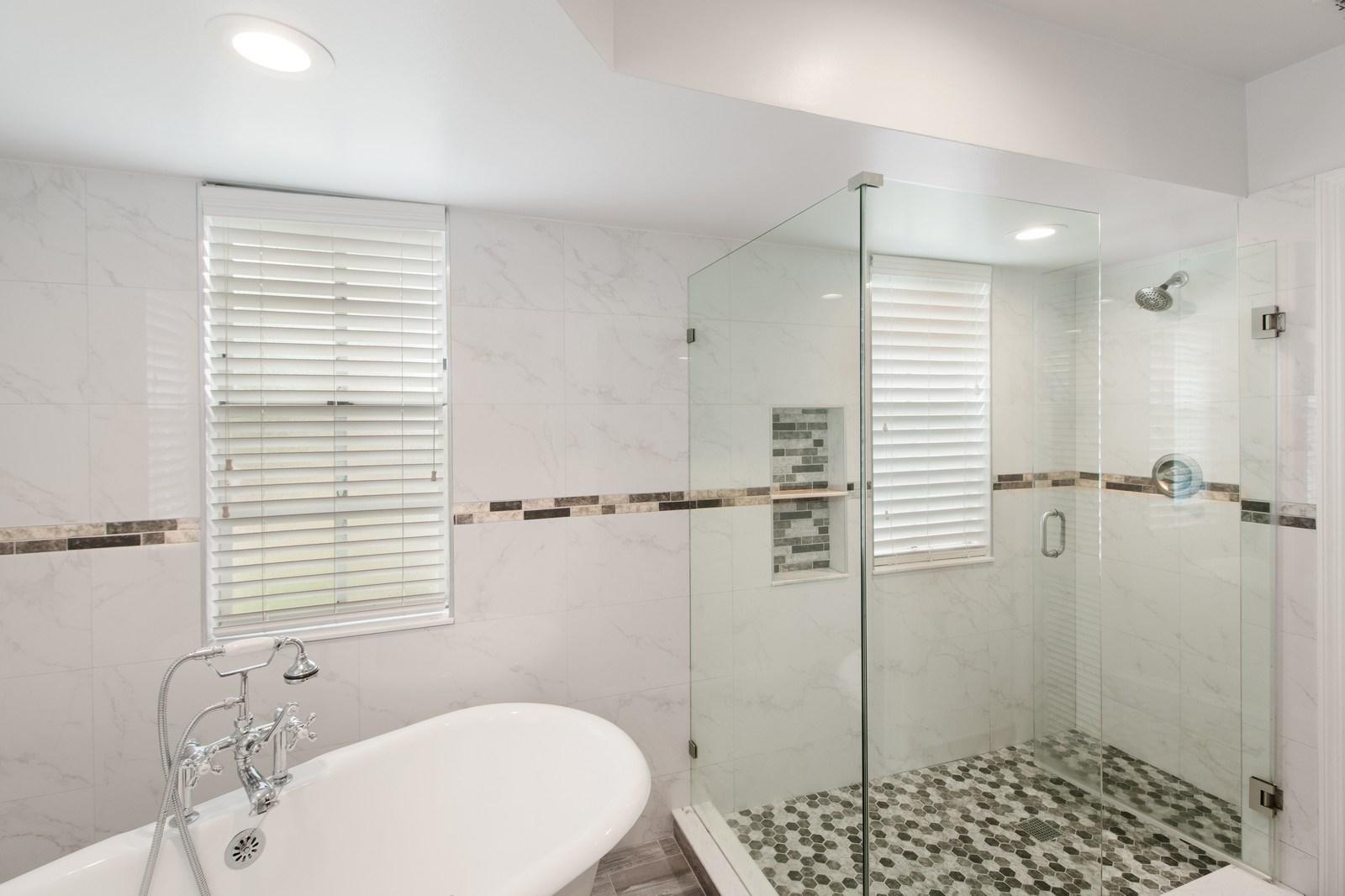 23102 L'Ermitage Circle Boca Raton, FL 33433 - Photo 22 of 34 MASTER SHOWER