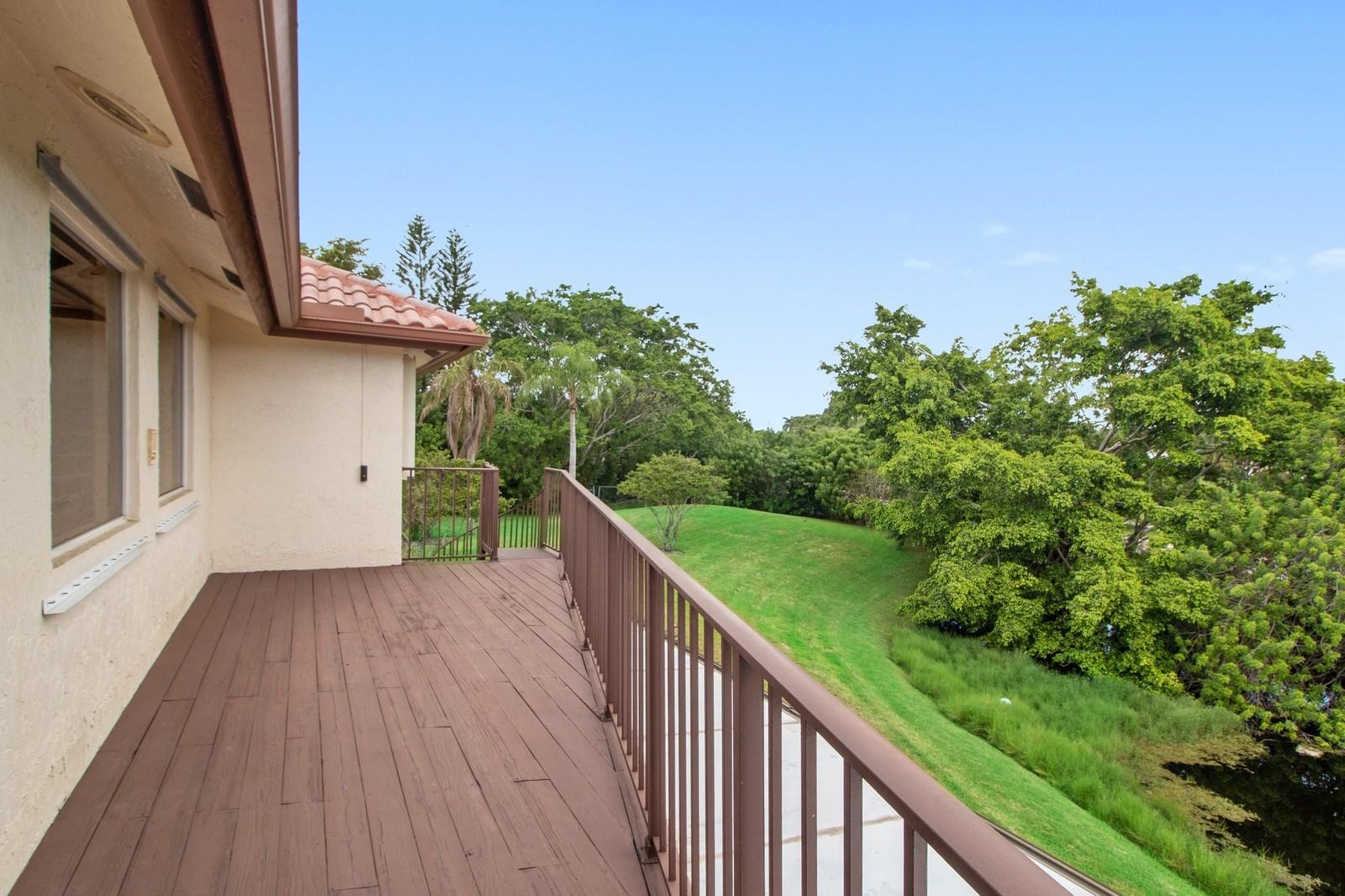 23102 L'Ermitage Circle Boca Raton, FL 33433 - Photo 29 of 34 BALCONY