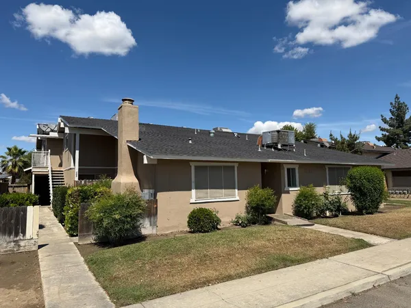 $899,950 | 571 West Ashlan Avenue, Clovis, CA 93612