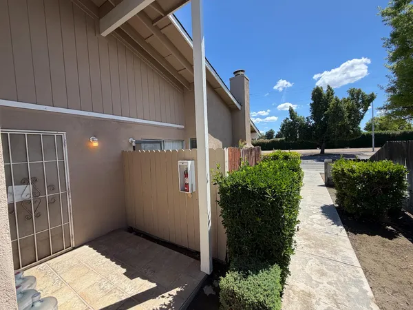 $899,950 | 571 West Ashlan Avenue, Clovis, CA 93612