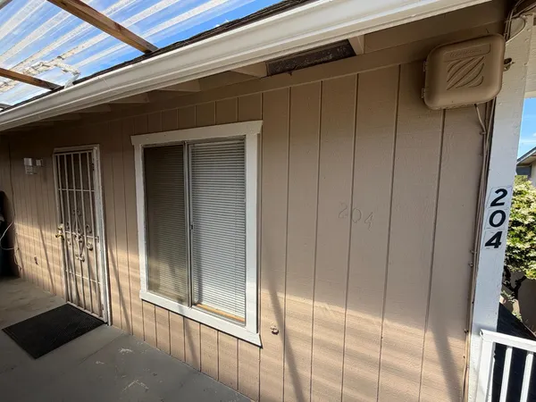 $899,950 | 571 West Ashlan Avenue, Clovis, CA 93612