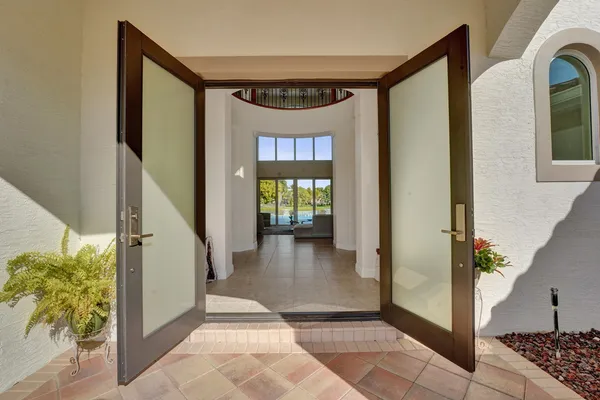 $2,695,000 | 2846 Juniper Lane, Davie, FL 33330