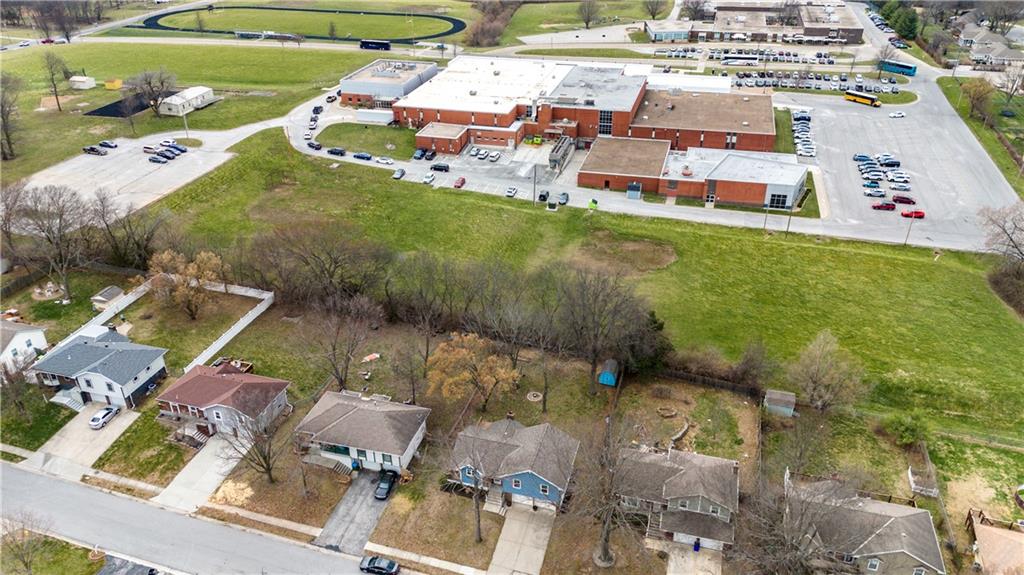 1202 Southwest Walnut Street Lee's Summit, MO 64081 - Photo 5 of 42