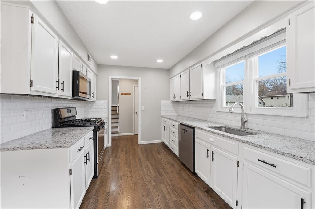 1202 Southwest Walnut Street Lee's Summit, MO 64081 - Photo 9 of 42