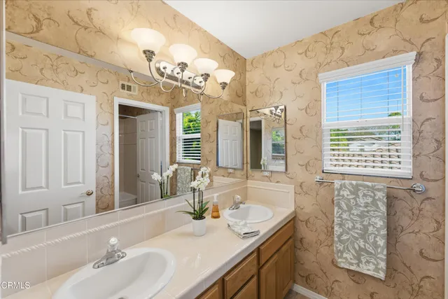 $1,225,000 | 1758 Via Pajaro, Camarillo, CA 93012