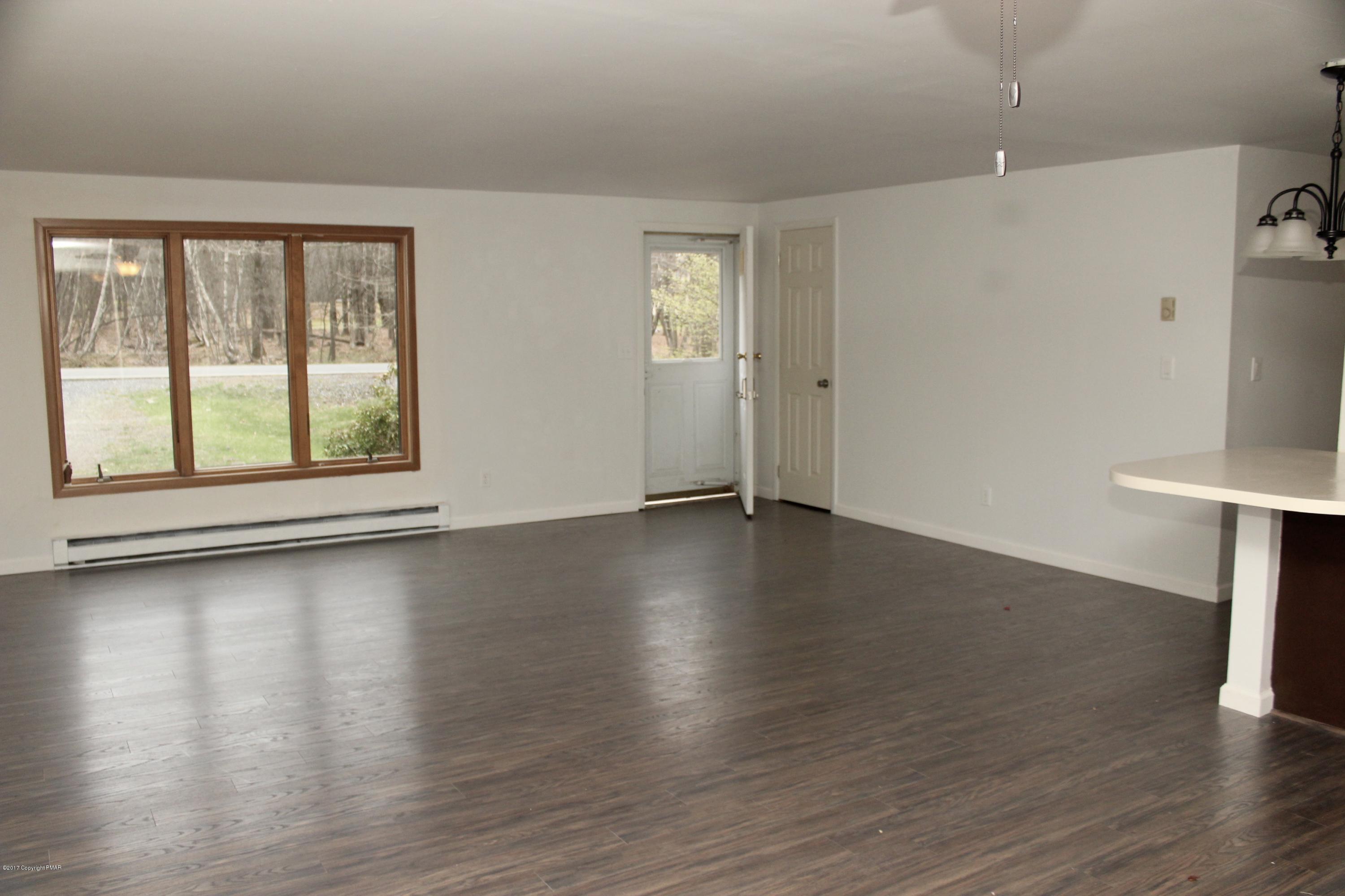 23 Foothill Road Albrightsville, PA 18210 - Photo 10 of 27 IMG_0457