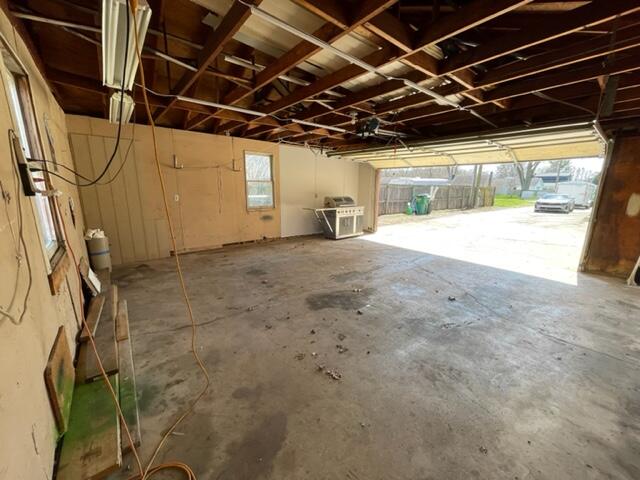 239 Ontario Road Niles, MI 49120 - Photo 6 of 35 Garage 1